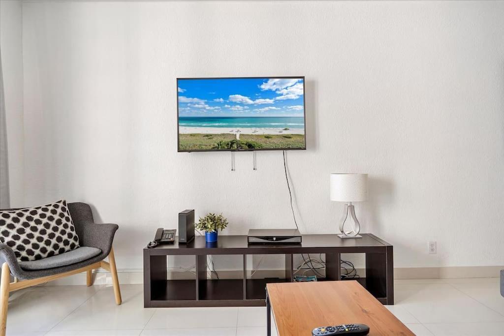 Beachfront 2 Bedroom At Tides Hollywood 8Th Floor Extérieur photo