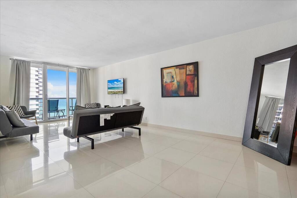Beachfront 2 Bedroom At Tides Hollywood 8Th Floor Extérieur photo