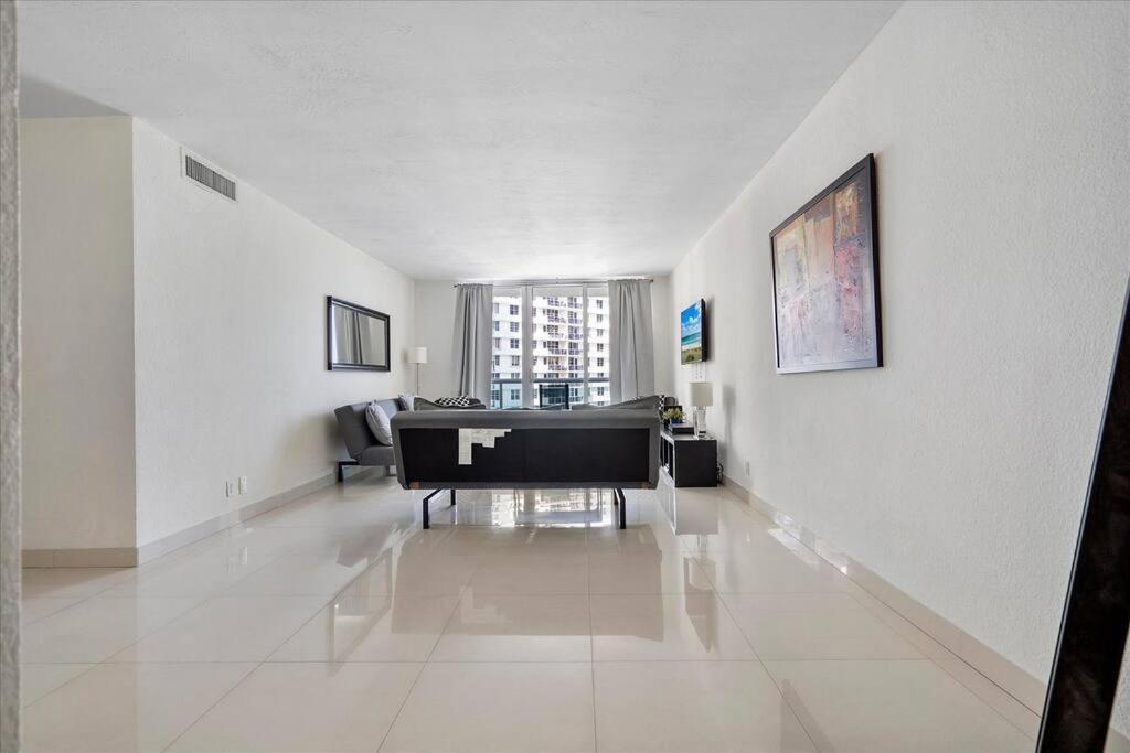 Beachfront 2 Bedroom At Tides Hollywood 8Th Floor Extérieur photo